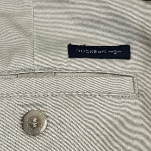 Dockers khaki slacks 38x34 - Picture 7 of 7